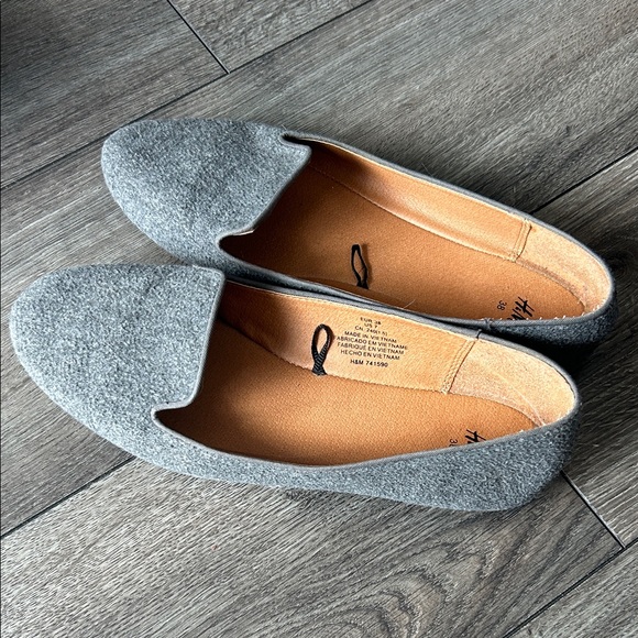 H&M Shoes - H&M Women's Gray Flats
